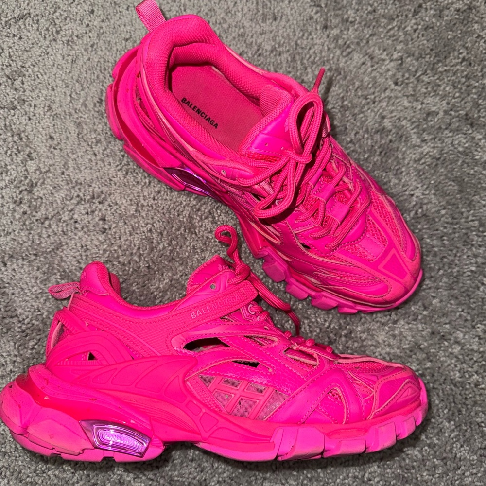 🛑AUNTHENTIC🛑 
Hot pink balenciaga
Size 38!